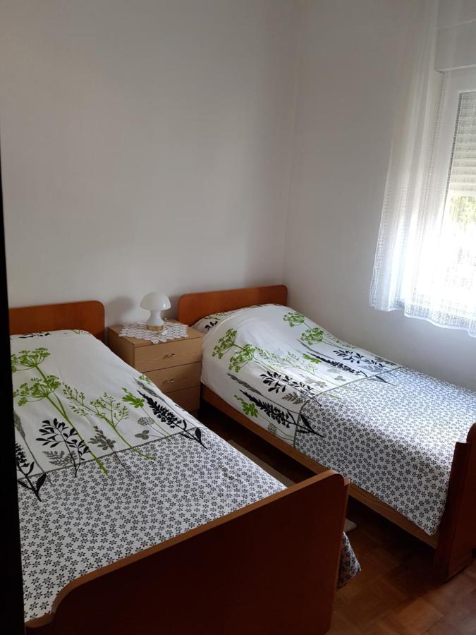 11 Ulica Drage Gervaisa Apartment ซริกเวนิซา ภายนอก รูปภาพ