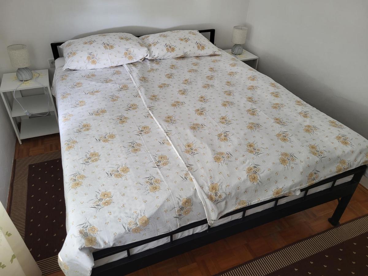 11 Ulica Drage Gervaisa Apartment ซริกเวนิซา ภายนอก รูปภาพ
