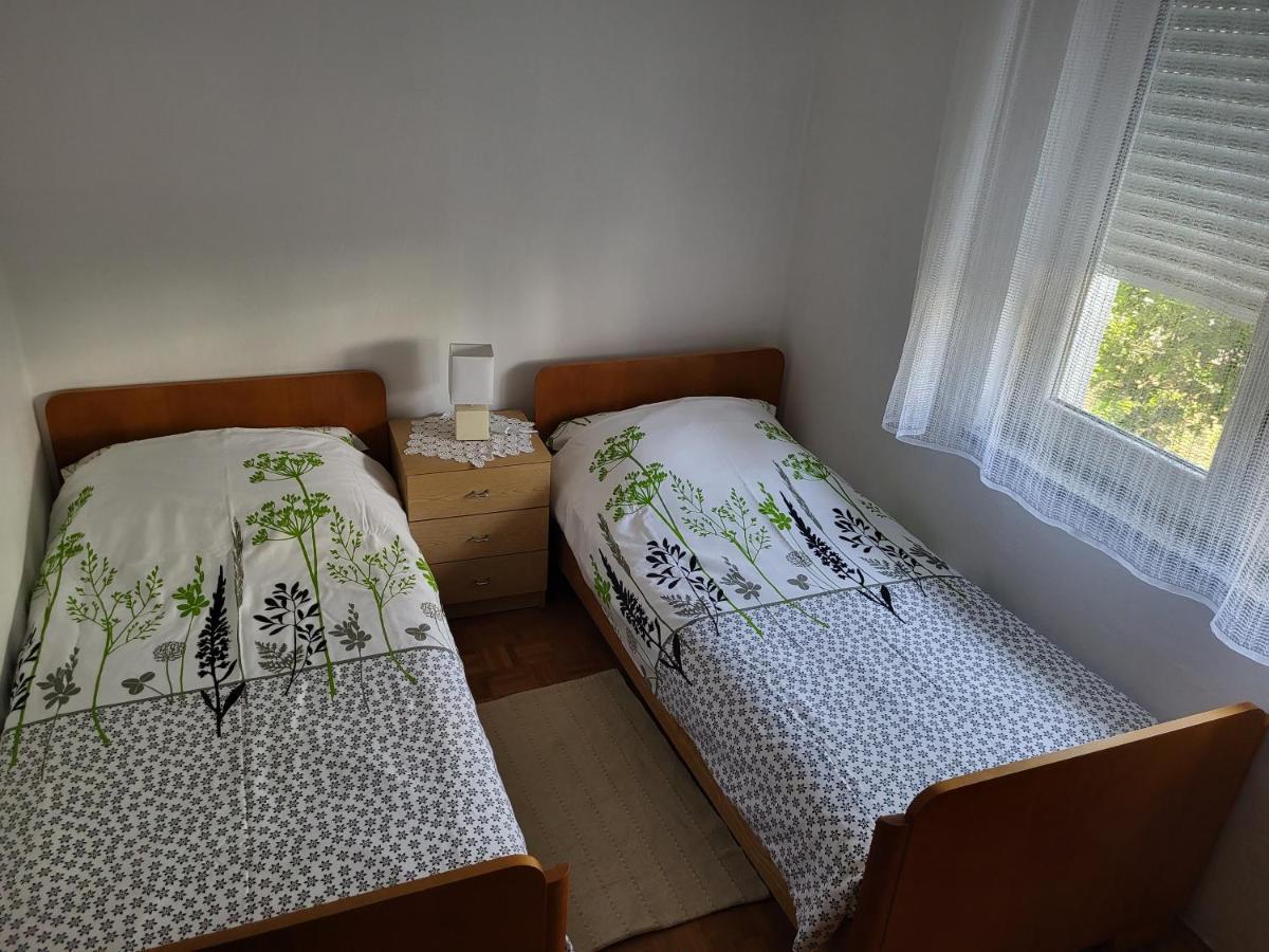 11 Ulica Drage Gervaisa Apartment ซริกเวนิซา ภายนอก รูปภาพ