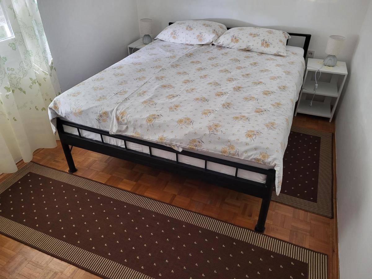 11 Ulica Drage Gervaisa Apartment ซริกเวนิซา ภายนอก รูปภาพ