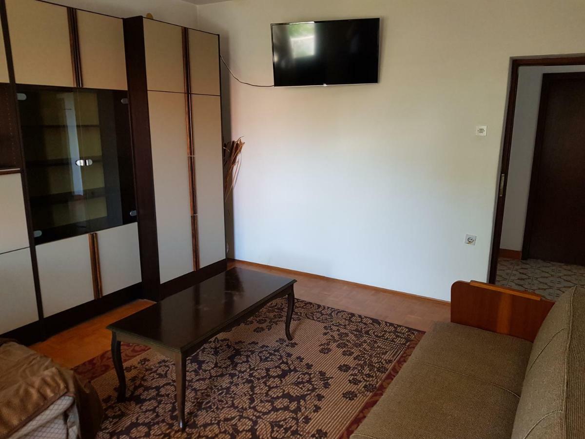 11 Ulica Drage Gervaisa Apartment ซริกเวนิซา ภายนอก รูปภาพ